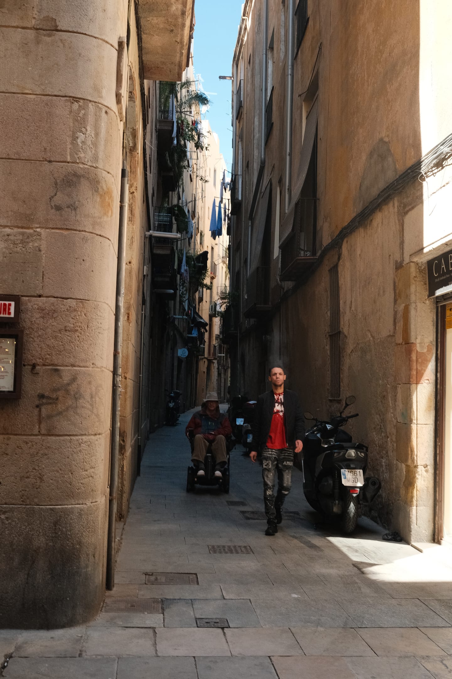 movement — color photograph by mxlb, plate 04 — barcelona, spain