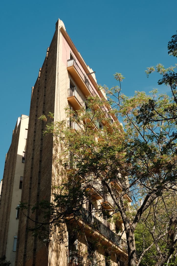 structure — color photograph by mxlb, plate 04 — barcelona, spain