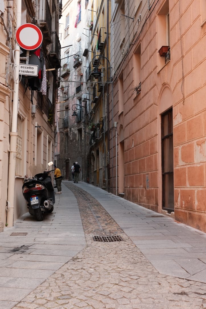 structure — color photograph by mxlb, plate 05 — cagliari, italy