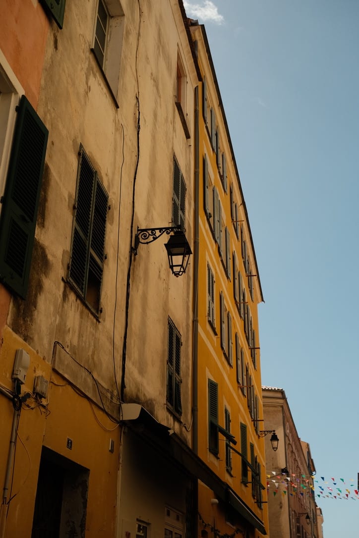 structure — color photograph by mxlb, plate 08 — ajaccio, france