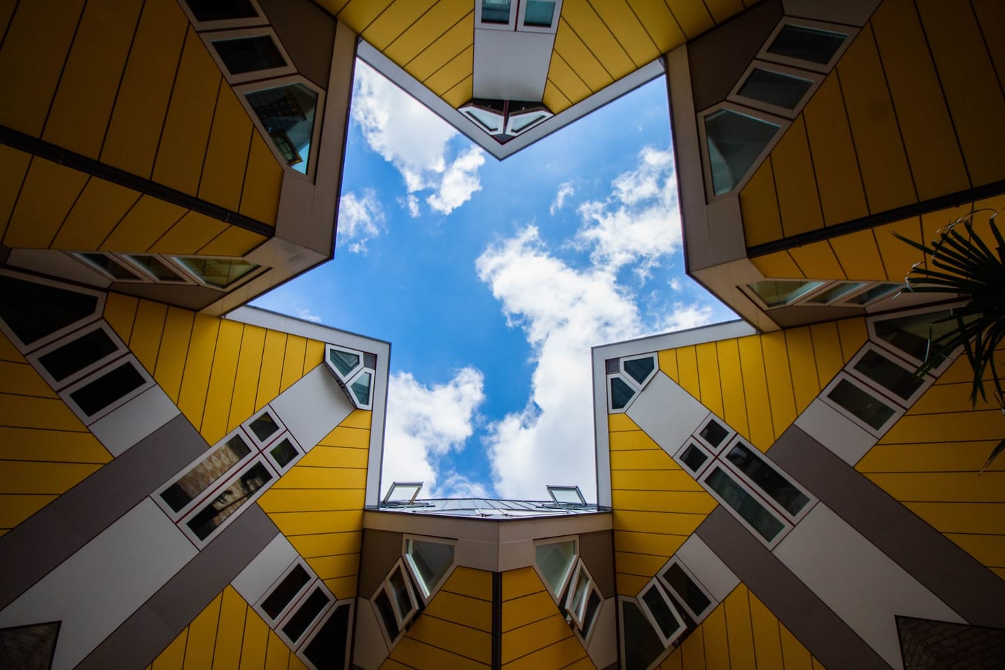 structure — color photograph by mxlb, plate 13 — rotterdam, netherlands